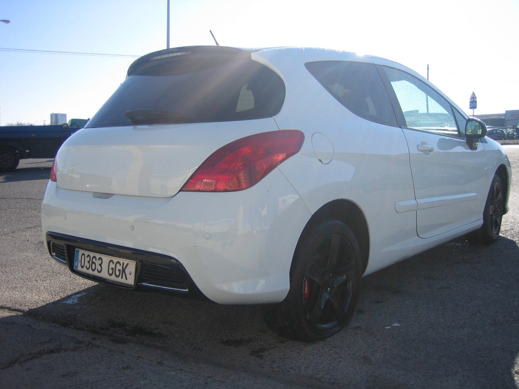 VISTA TRASERA DERECHA PEU8GEOT 308 SPORT VTI 1.6 120CV GASOLINA