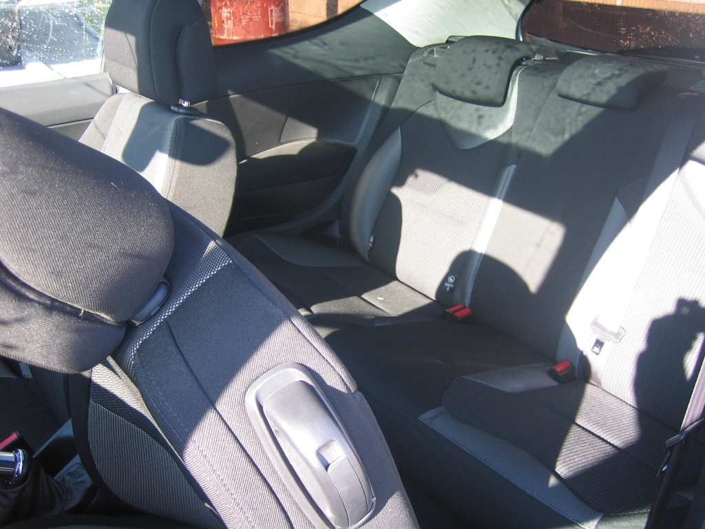 VISTA INTERIOR TRASERO PEU8GEOT 308 SPORT VTI 1.6 120CV GASOLINA