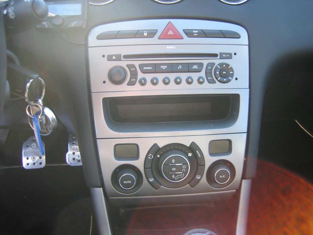 VISTA CD Y CLIMA BI ZONA PEU8GEOT 308 SPORT VTI 1.6 120CV GASOLINA