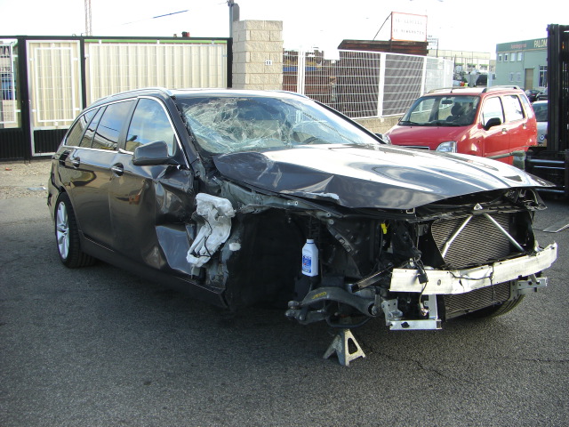 vista delantera delantera derecha BMW 520 D 2.0 177CV TOURING AUTOMATICO