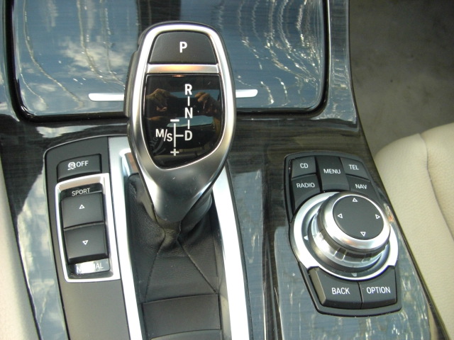 vista cambio automatico y mandos navi BMW 520 D 2.0 177CV TOURING AUTOMATICO