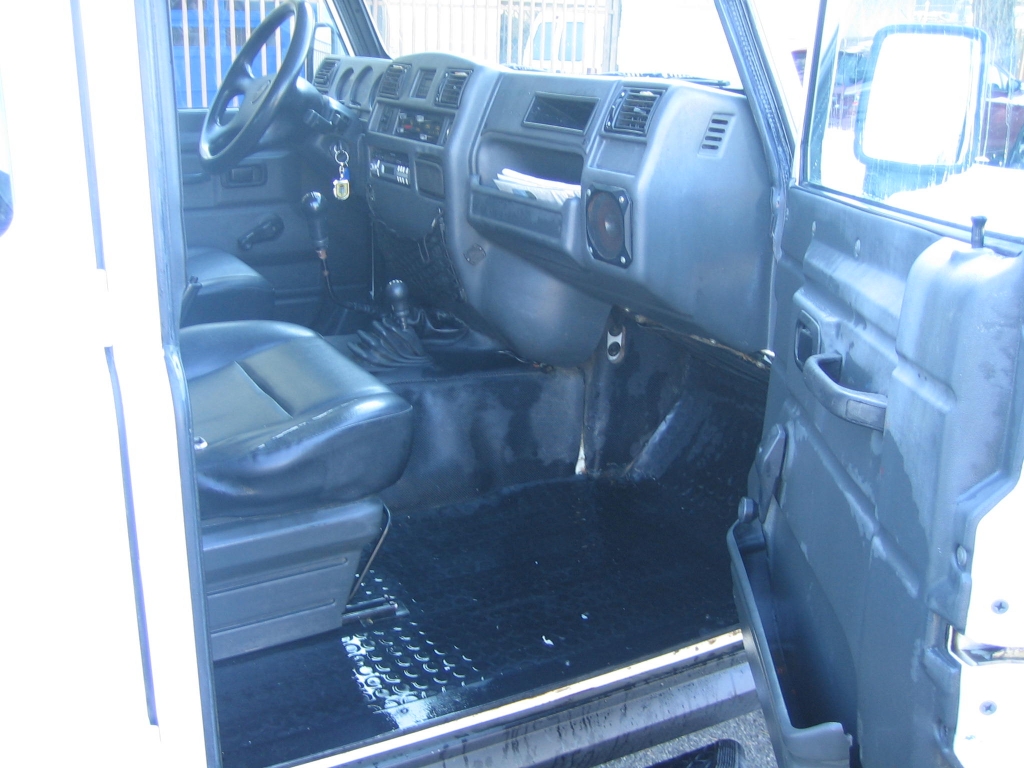 VISTA INTERIOR DERECHO VISTA INBTERIOR TRASERO SANTANA ANIBAL 2.8 TD UNIJET 125CV 4X4