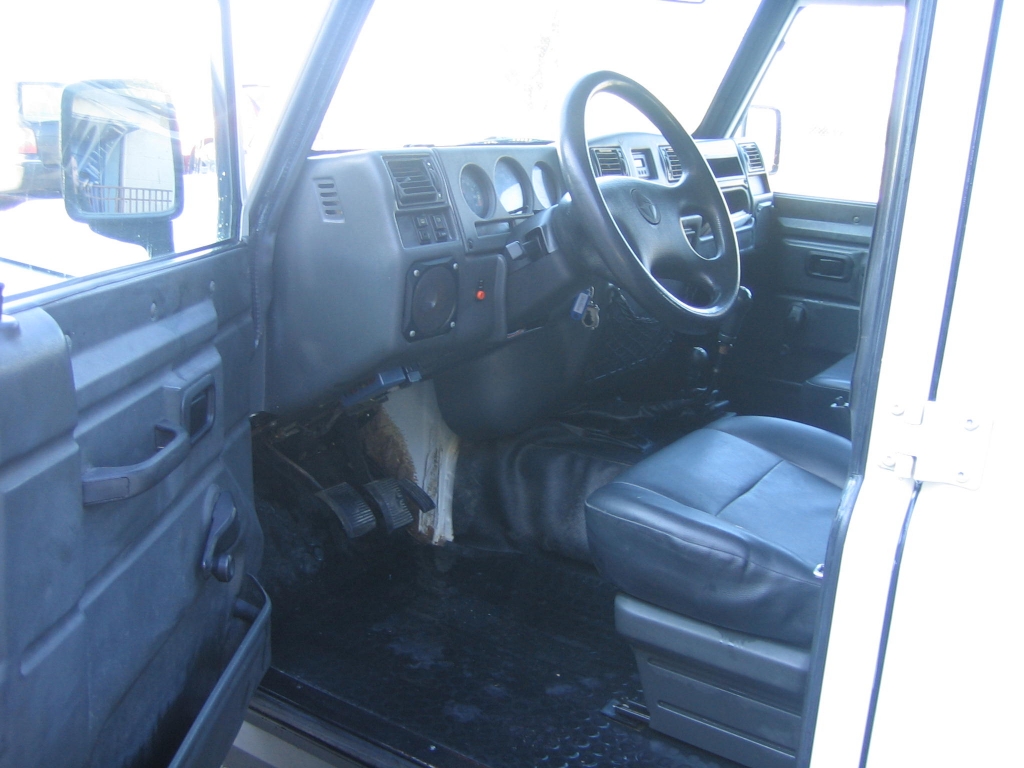 VISTA INTERIOR IZQUIERDO VISTA INBTERIOR TRASERO SANTANA ANIBAL 2.8 TD UNIJET 125CV 4X4