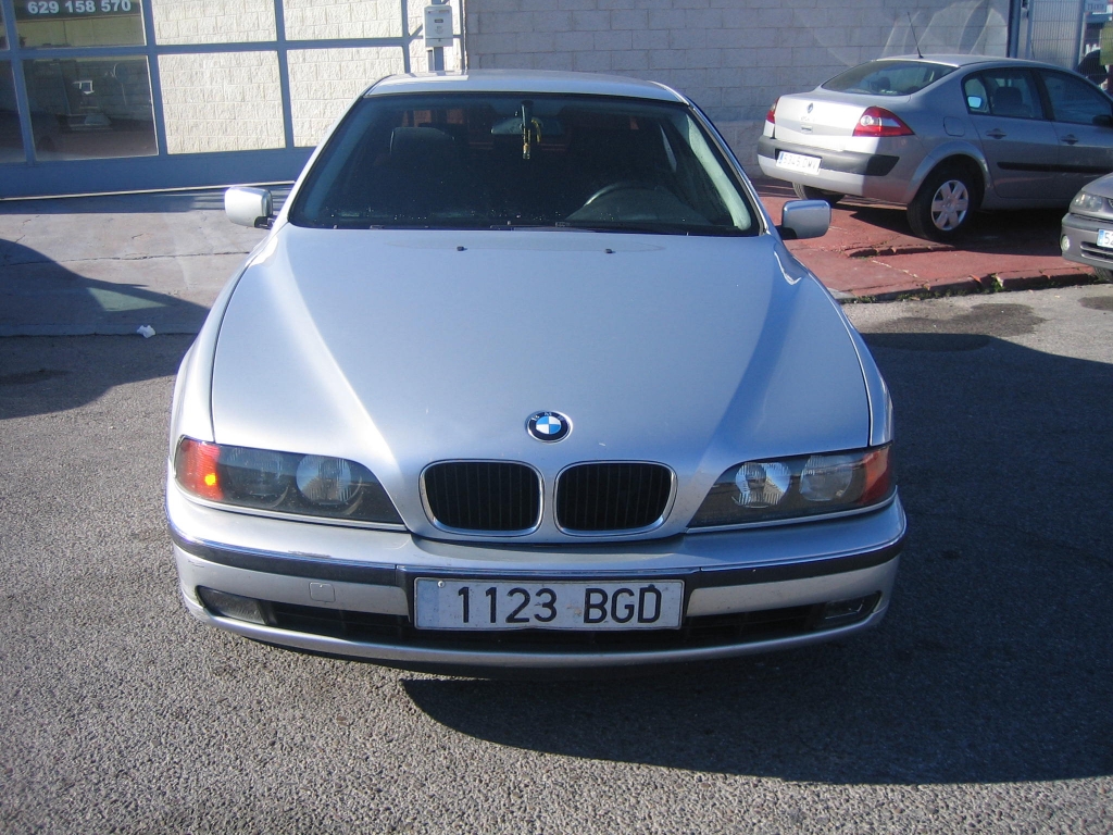 VISTA DELANTERA BMW 530 D 2.9 184CV