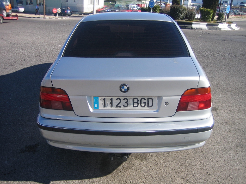 VISTA TRASERA BMW 530 D 2.9 184CV
