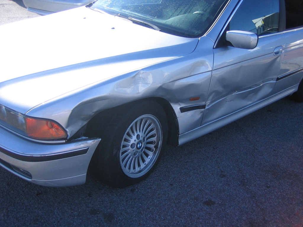 VISTA GOLPE 2 BMW 530 D 2.9 184CV