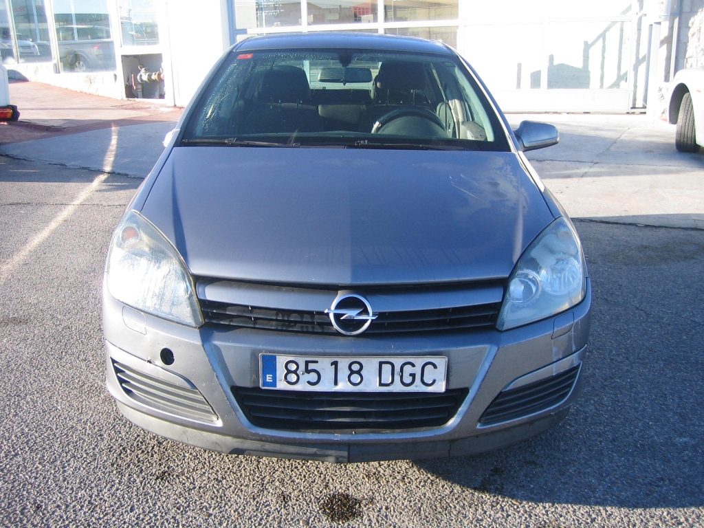 VISTA DELANTERA OPEL ASTRA 1.7 CDTI ENJOY 80CV