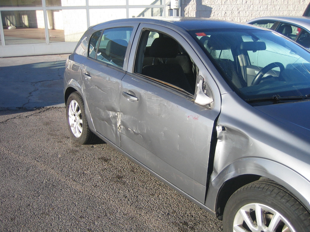 VISTA GOLPE 2 OPEL ASTRA 1.7 CDTI ENJOY 80CV