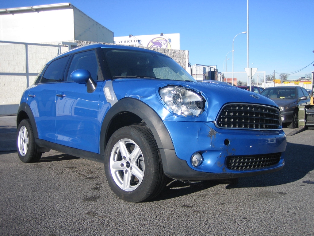 VISTA DELANTERA DERECHA MINI ONE D COUNTRYMAN 1.6 90CV