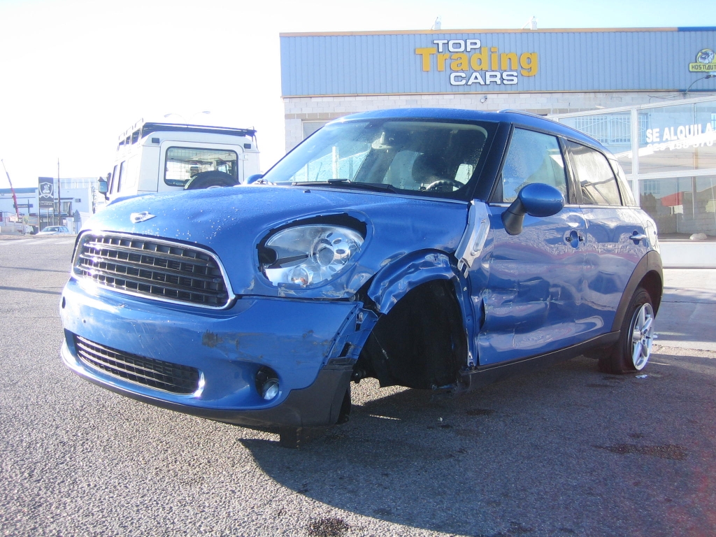 VISTA DELANTERA IZQUIERDA MINI ONE D COUNTRYMAN 1.6 90CV 