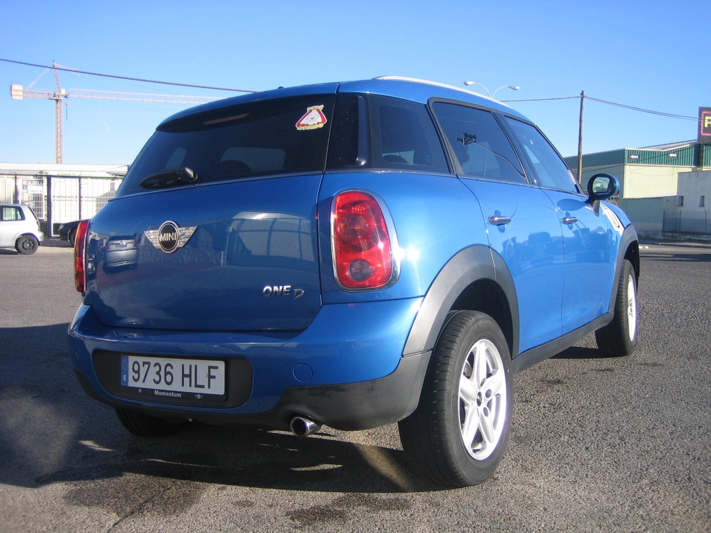 VISTA TRASERA DERECHA MINI ONE D COUNTRYMAN 1.6 90CV