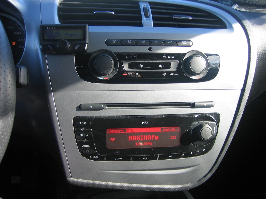 VISTA CD Y CLIMA SEAT LEON 1.9 TDI 105CV STYLANCE ECOMOTIVE