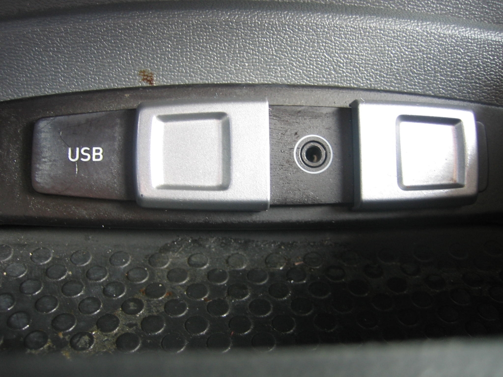 VISTA USB Y AUX SEAT LEON 1.9 TDI 105CV STYLANCE ECOMOTIVE