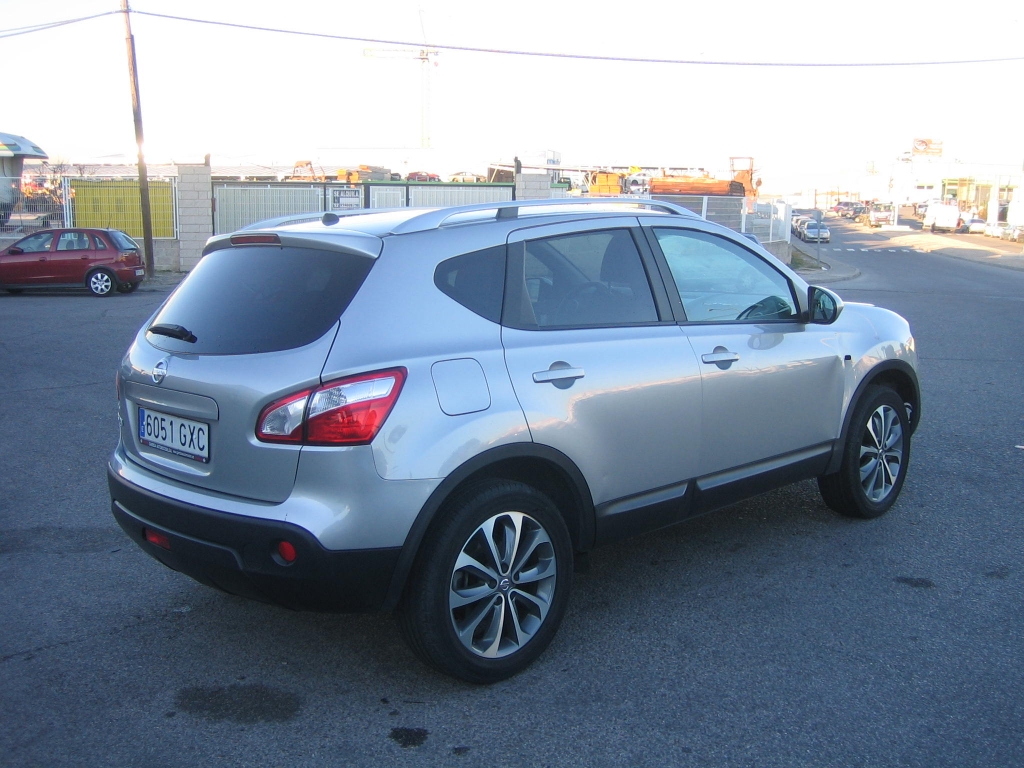 VISTA TRASERA DERECHA NISSAN QASHQAI 1.6 GASOLINA 114CV