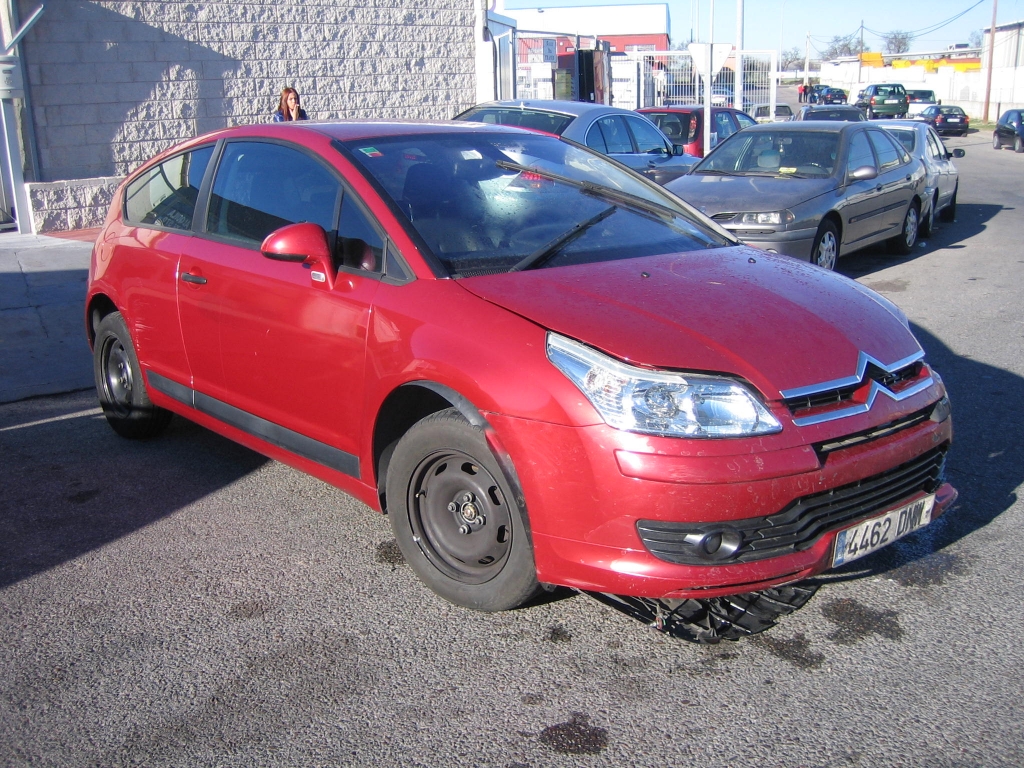 VISTA DELANTERA DERECHA CITROEN C-4 1.6 HDI VTR 110CV
