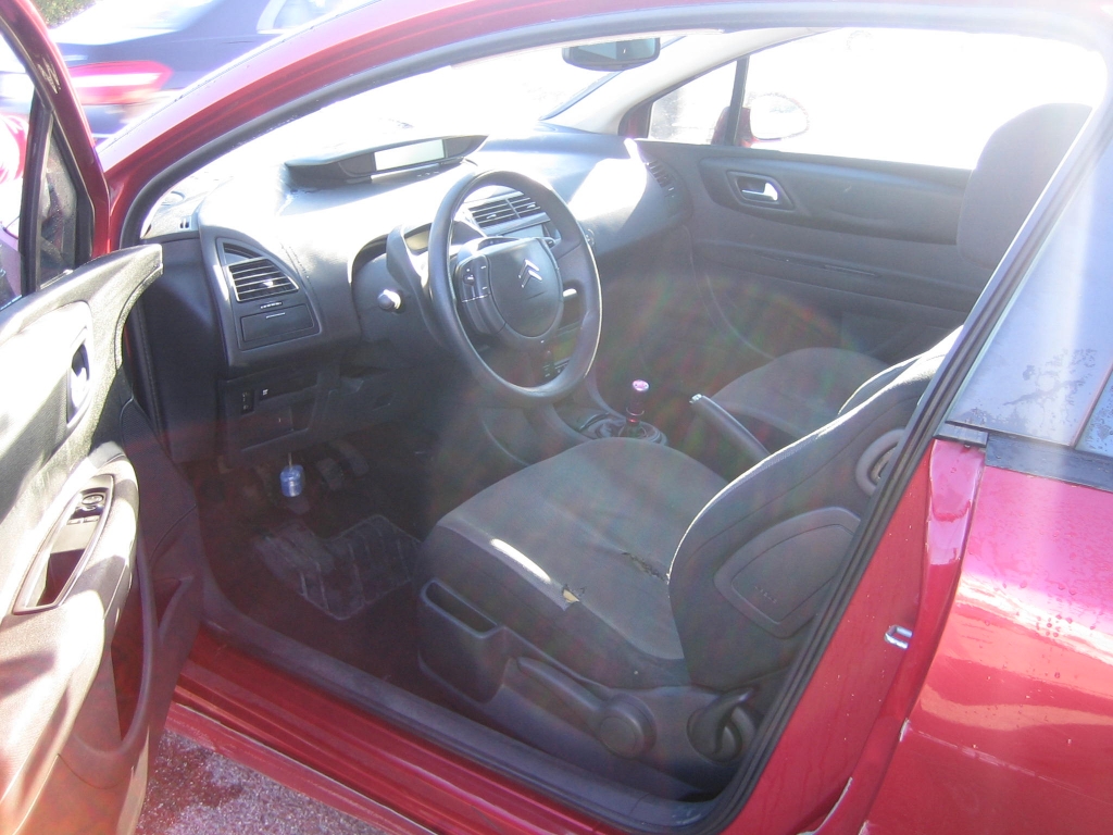 VISTA INTERIOR IZQUIERDO CITROEN C-4 1.6 HDI VTR 110CV