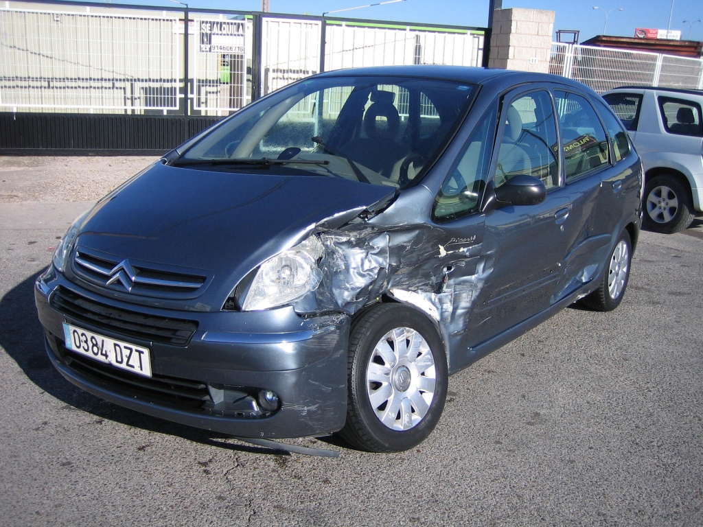 VISTA DELANTERA IZQUIERDA CITROEN XSARA PICASSO 1.6 HDI 109CV