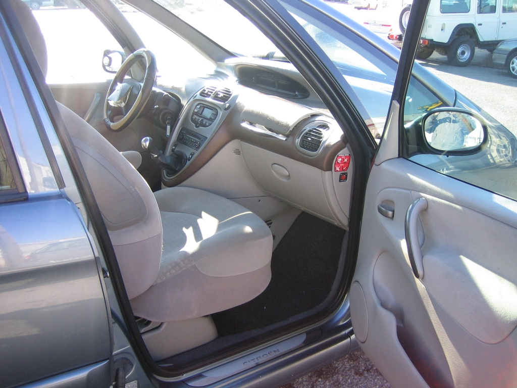 VISTA INTERIOR DERECHO CITROEN XSARA PICASSO 1.6 HDI 109CV