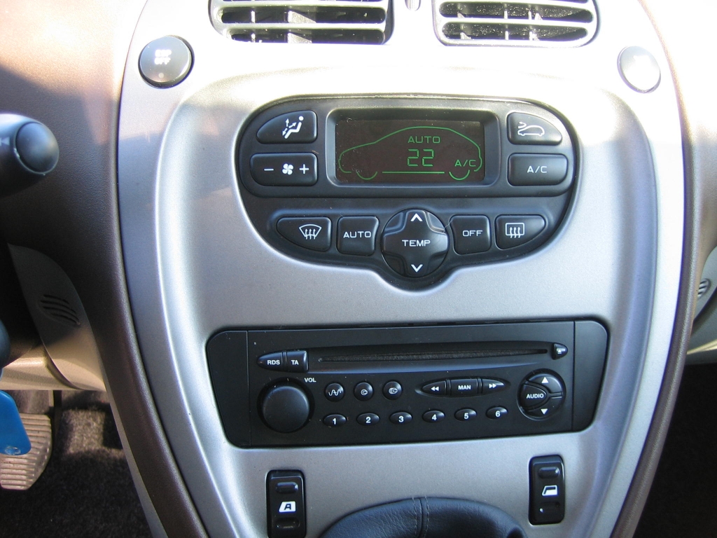 VISTA CD Y CLIMA CITROEN XSARA PICASSO 1.6 HDI 109CV