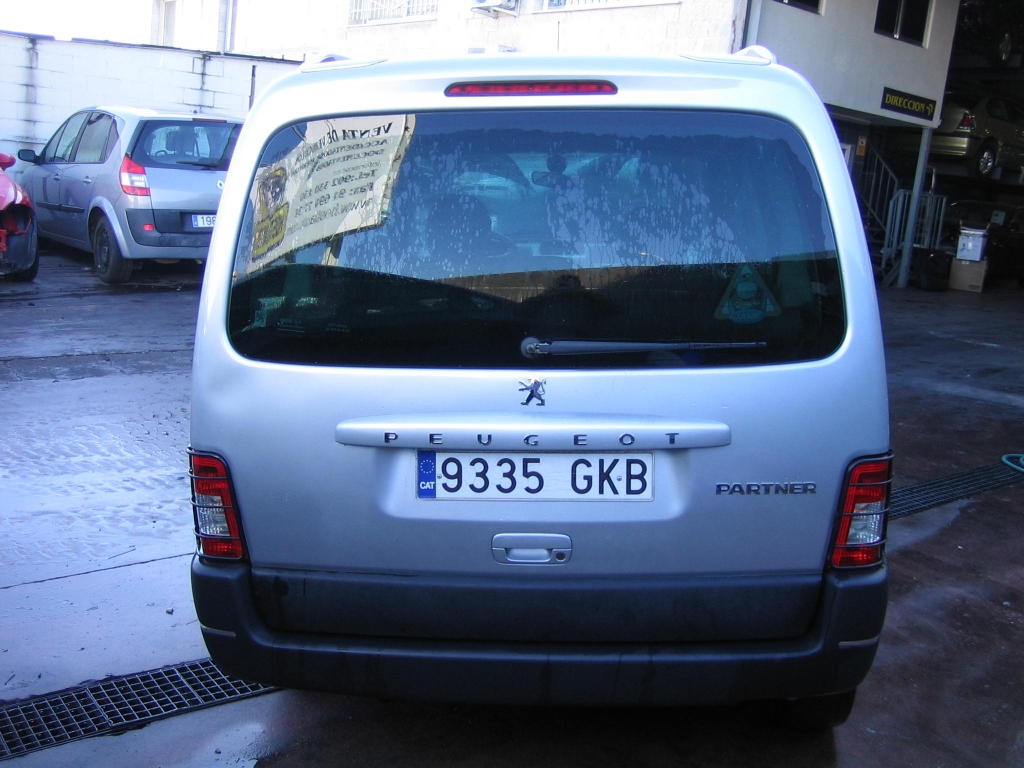 VISTA TRASERA PEUGEOT PARTNER 1.6 HDI COMBI RANCHO 90CV