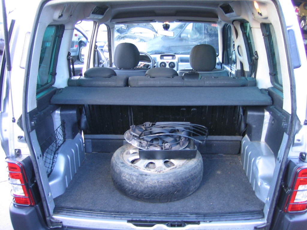 VISTA INTERIOR PEUGEOT PARTNER 1.6 HDI COMBI RANCHO 90CV