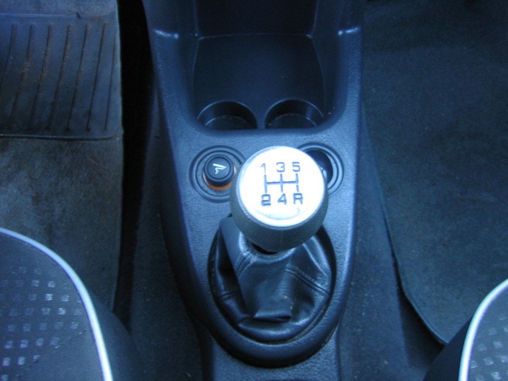 VISTA CAMBIO PEUGEOT PARTNER 1.6 HDI COMBI RANCHO 90CV