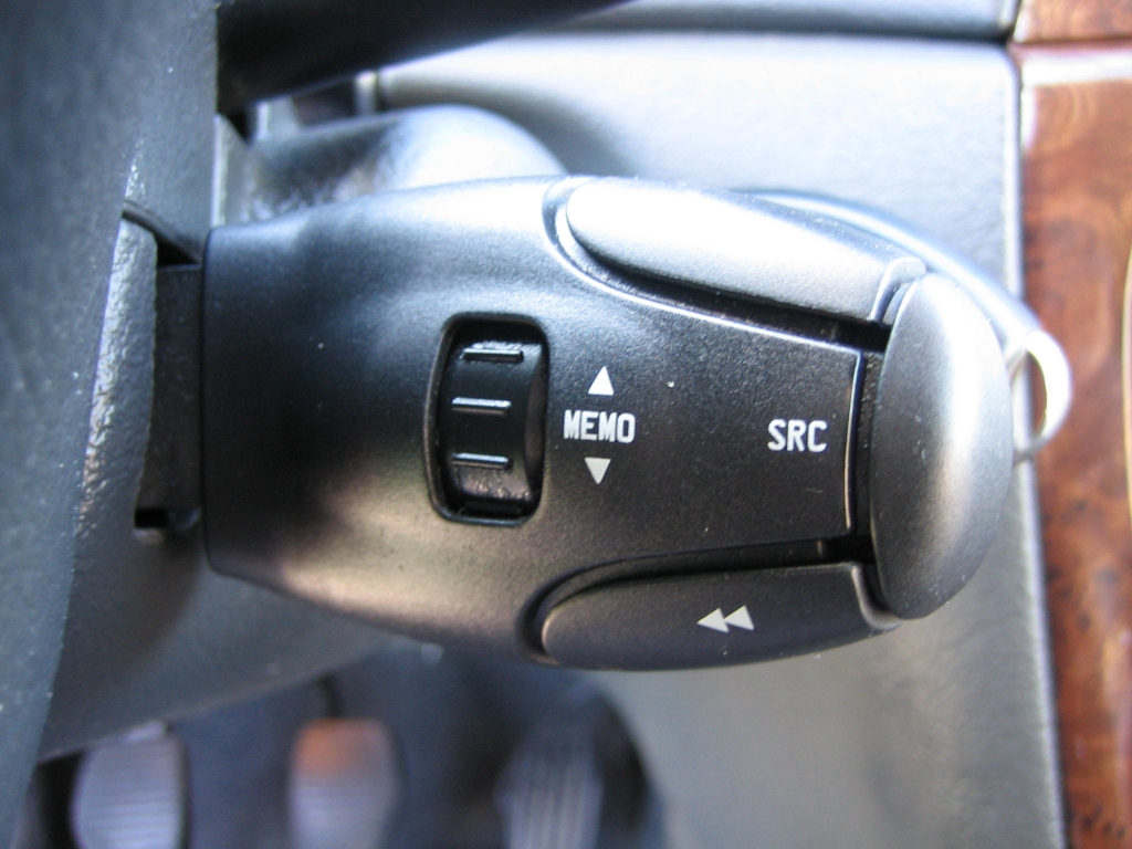 VISTA MANDOS AUDIO EN VOLANTE  CITROEN C-5 2.0 HDI 110CV