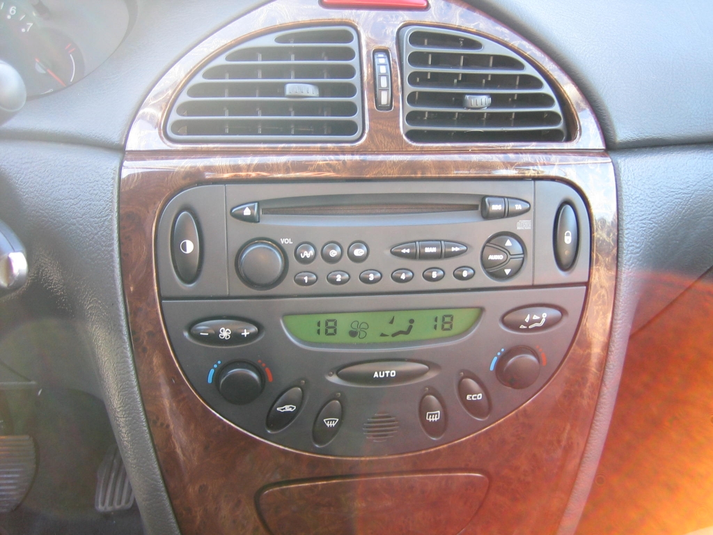 VISTA CD Y CLIMA CITROEN C-5 2.0 HDI 110CV