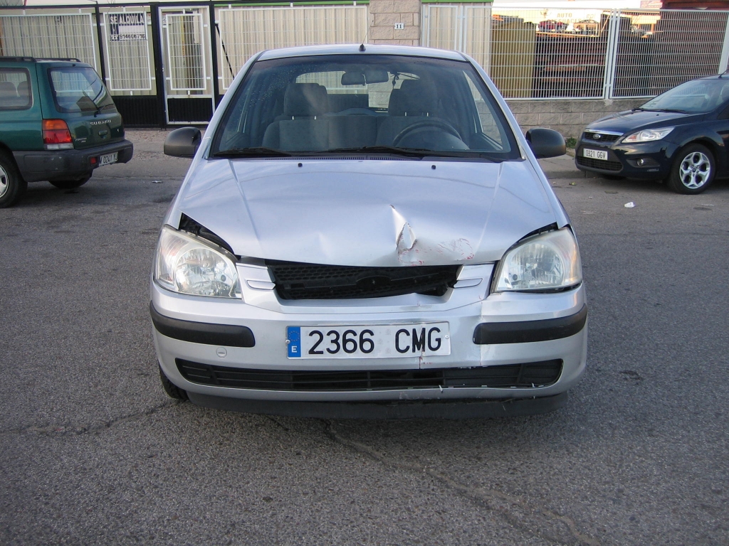 VISTA DELANTERA VISTA GOLPE HYNDAI GETZ 1.1 GASOLINA 63CV