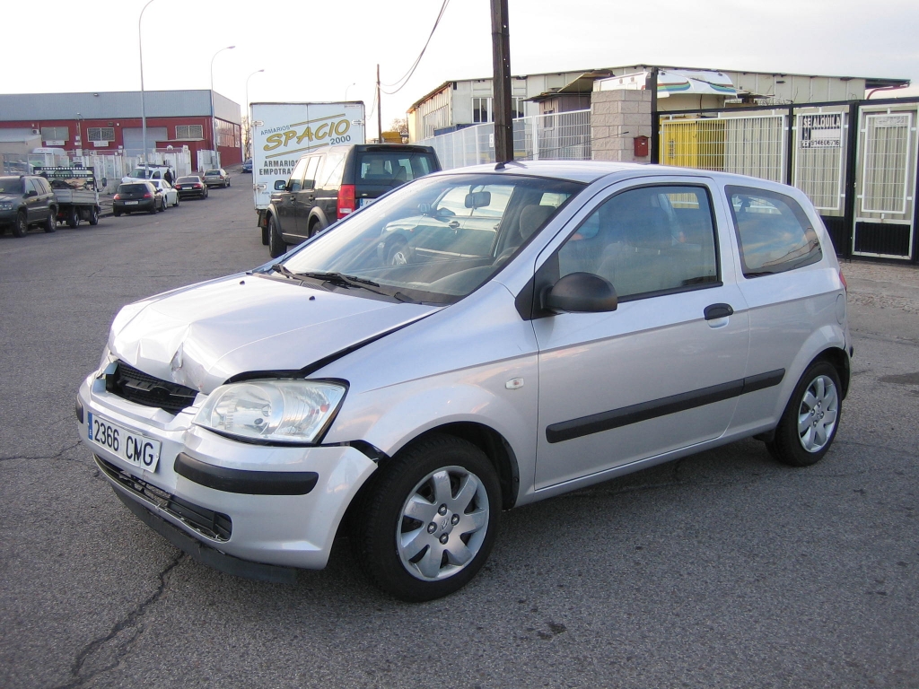 VISTA DELANTERA IZQUIERDA VISTA GOLPE HYNDAI GETZ 1.1 GASOLINA 63CV