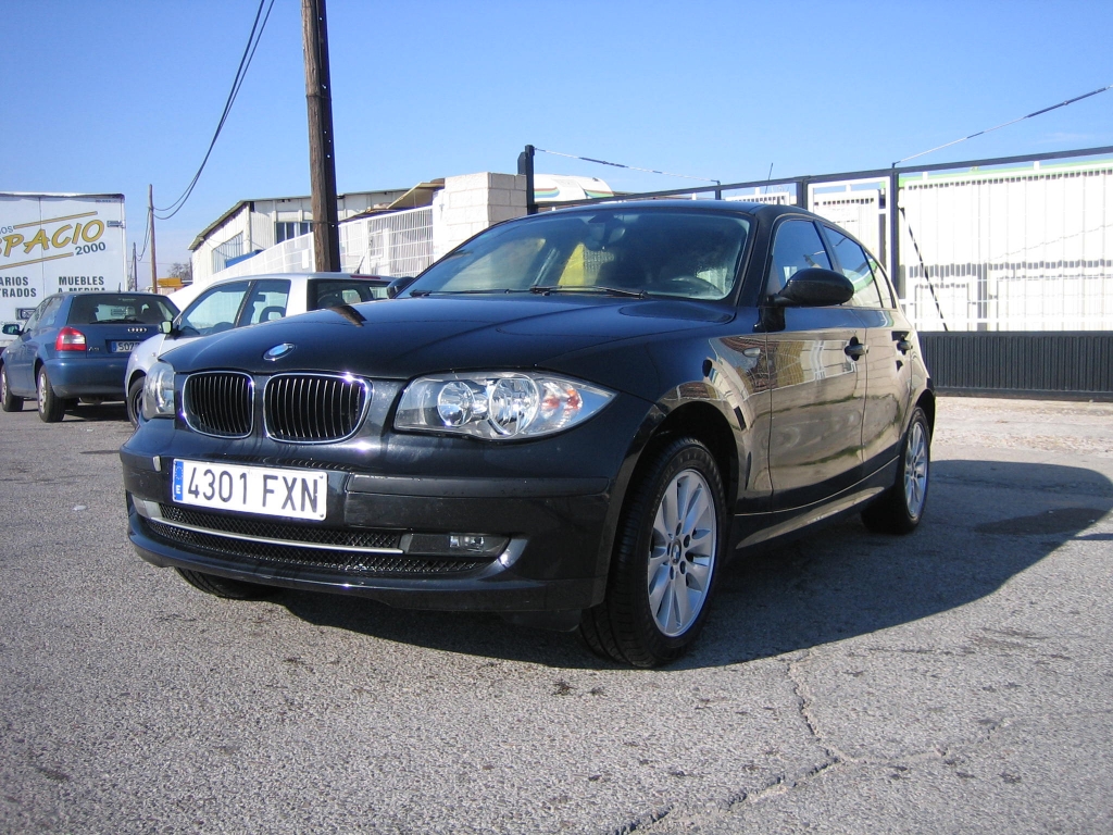 VISTA DELANTERA IZQUIERDA BMW 118D 2.0 143CV