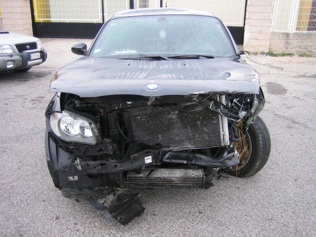 VISTA DELANTERA BMW 118D 2.0 143CV PACK M