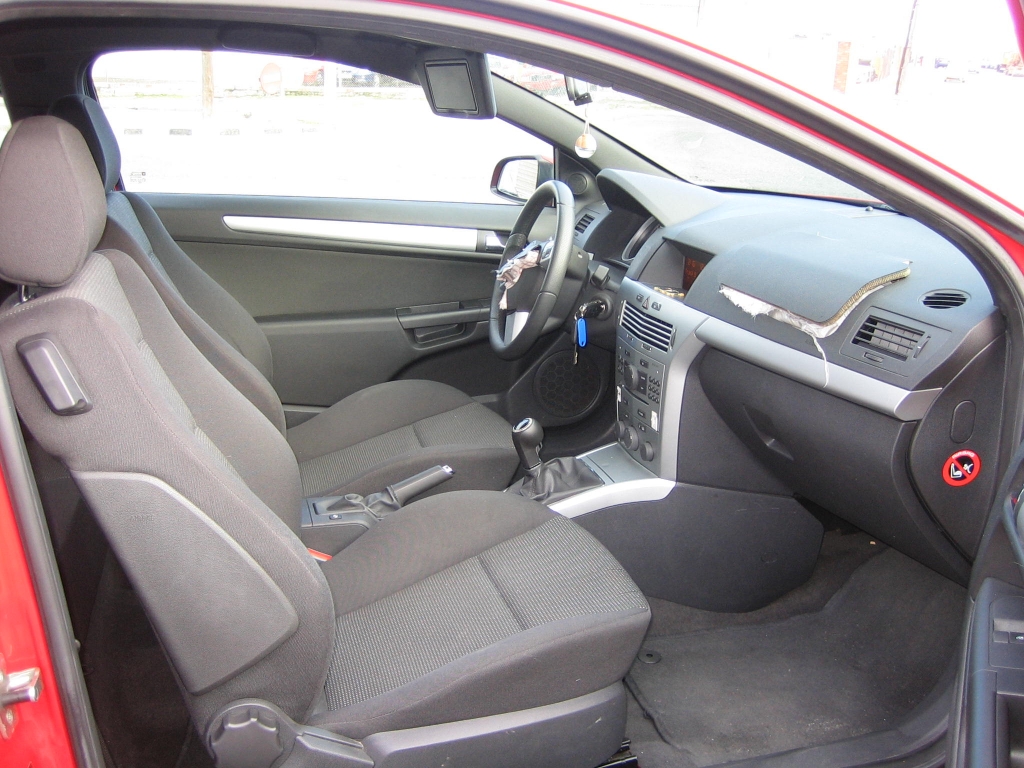 VISTA INTERIOR DERECHO VISTA TRASERA DERECHAOPEL ASTRAS GTC 1.9 CDTI 120CV 