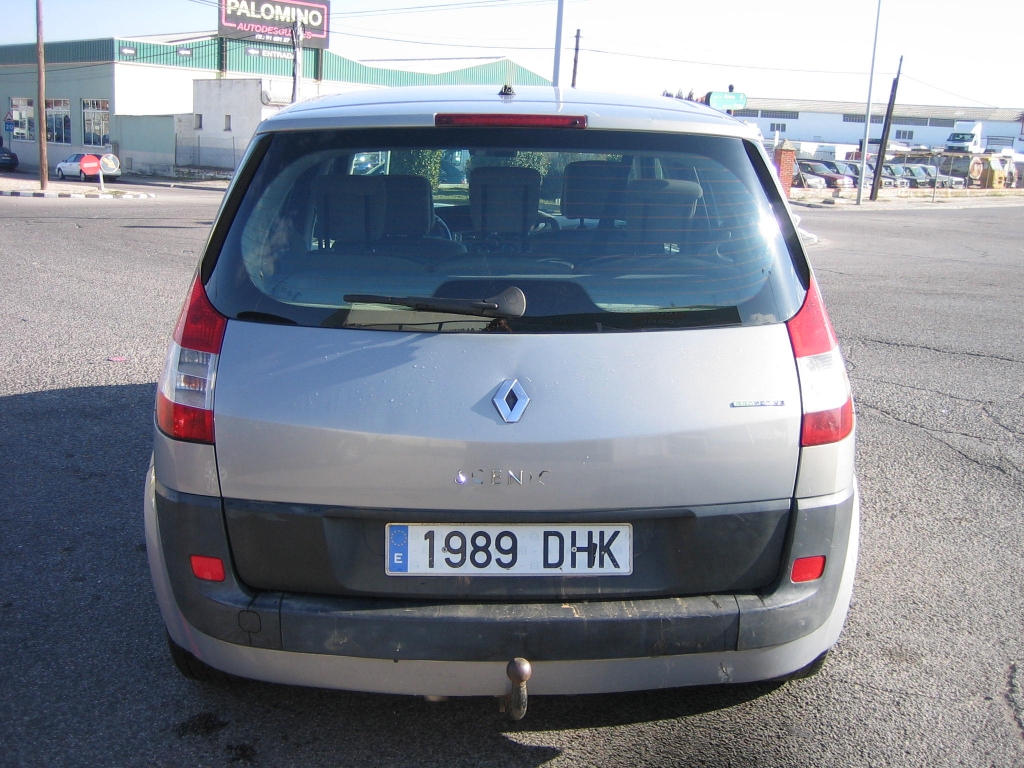 VISTA TRASERA RENAULT MEGANE SCENIC 1.5 DCI 100CV