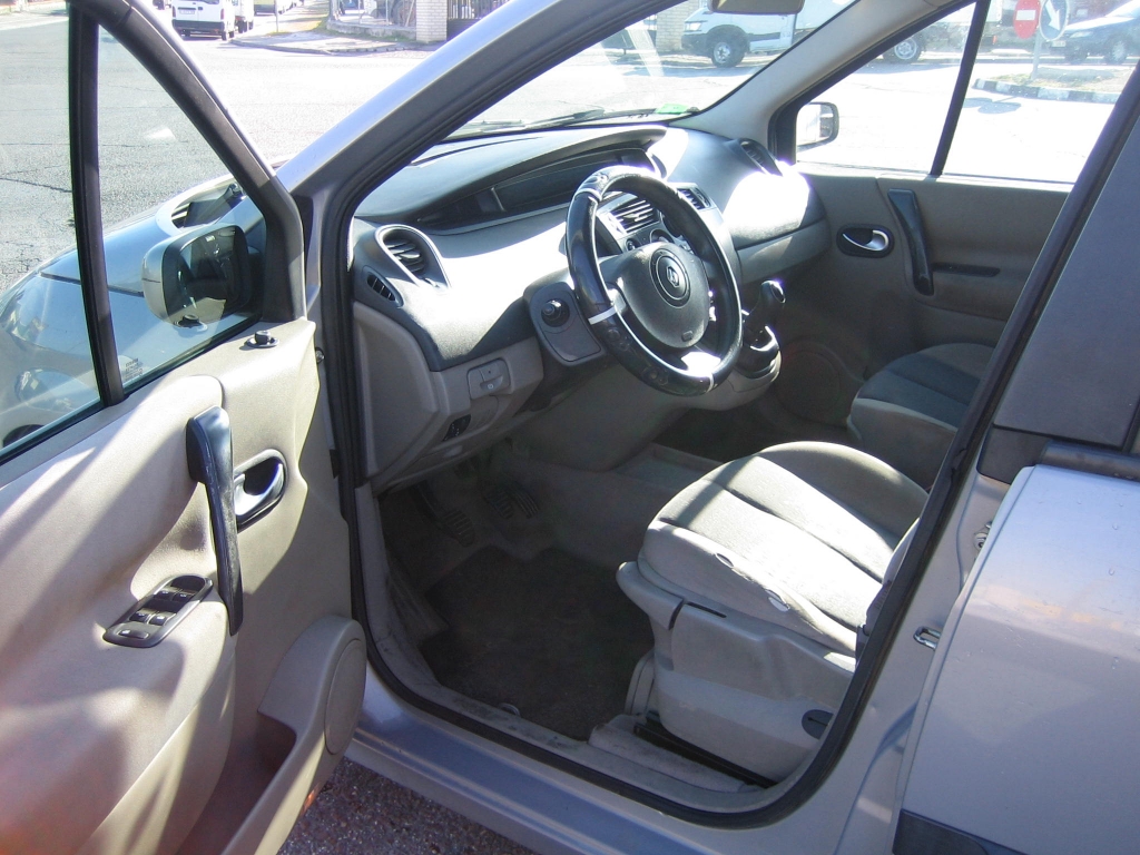 VISTA INTERIOR IZQUIERDO RENAULT MEGANE SCENIC 1.5 DCI 100CV