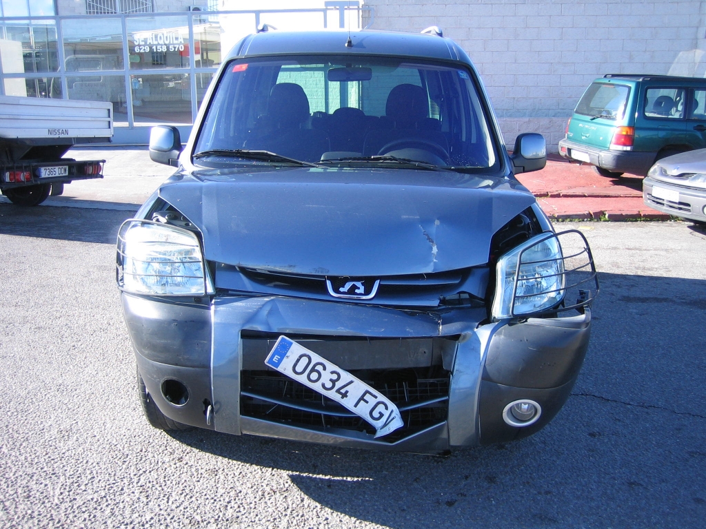 VISTA DELANTERA PEUGEOT PARTNER 2.0 HDI RANCHO PLUS 90CV