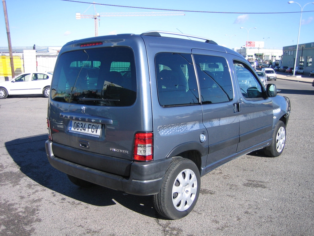 VISTA TRASERA DERECHA PEUGEOT PARTNER 2.0 HDI RANCHO PLUS 90CV