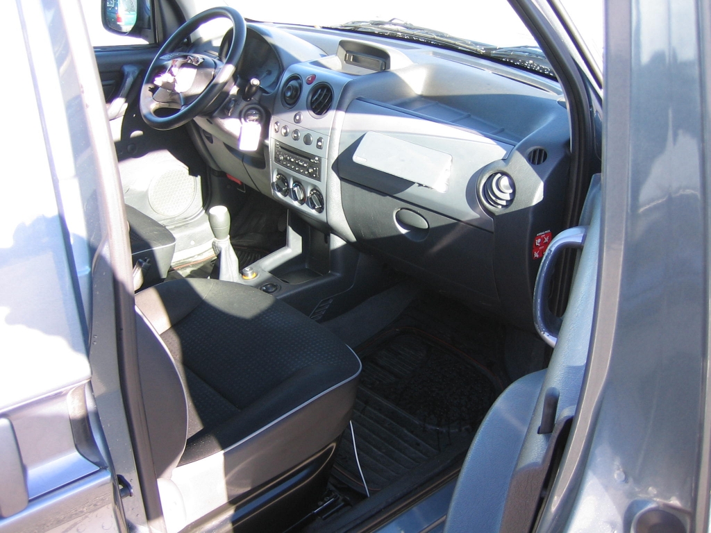 VISTA INTERIOR DERECHO PEUGEOT PARTNER 2.0 HDI RANCHO PLUS 90CV