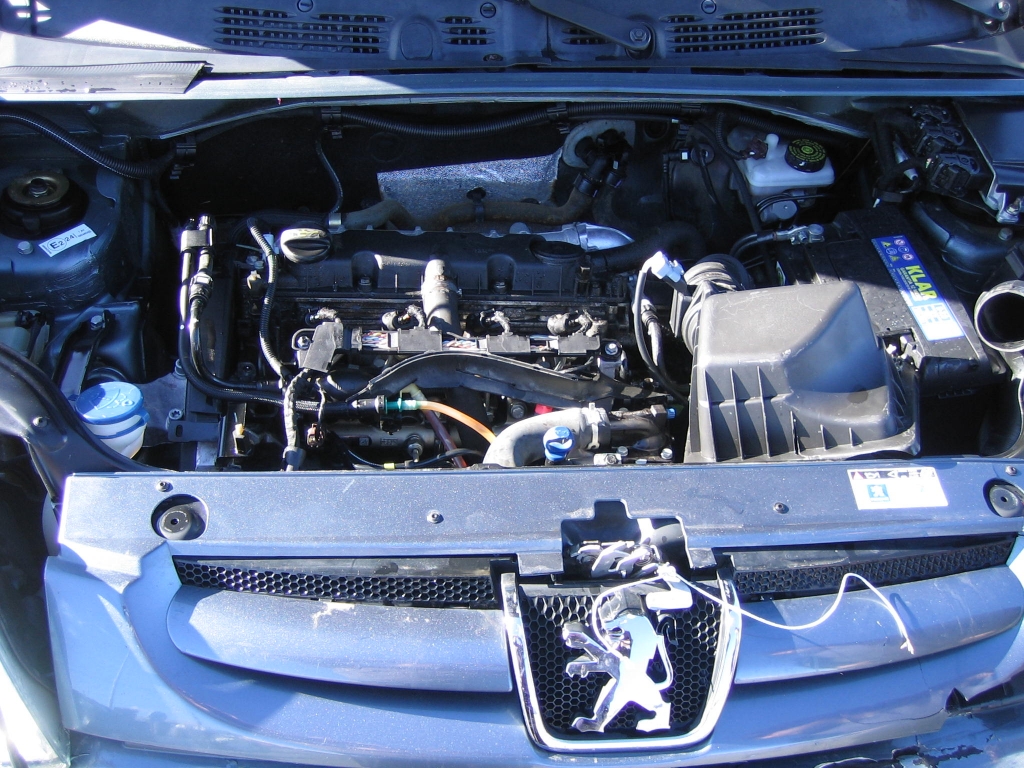 VISTA MOTOR PEUGEOT PARTNER 2.0 HDI RANCHO PLUS 90CV