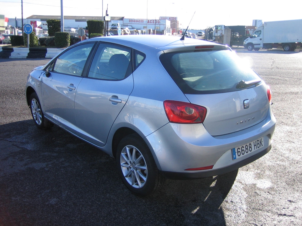 VISTA TRASERA IZQUIERDA SEAT IBIZA 1.6 CR TDI 105CV