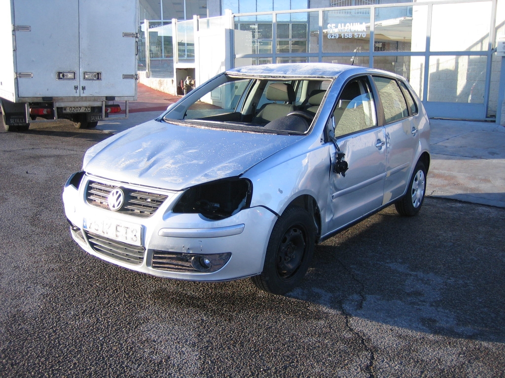 VISTA DELANTERA IZQUIERDA VOLKSWAGEN POLO 1.4 TDI EDITION 70CV