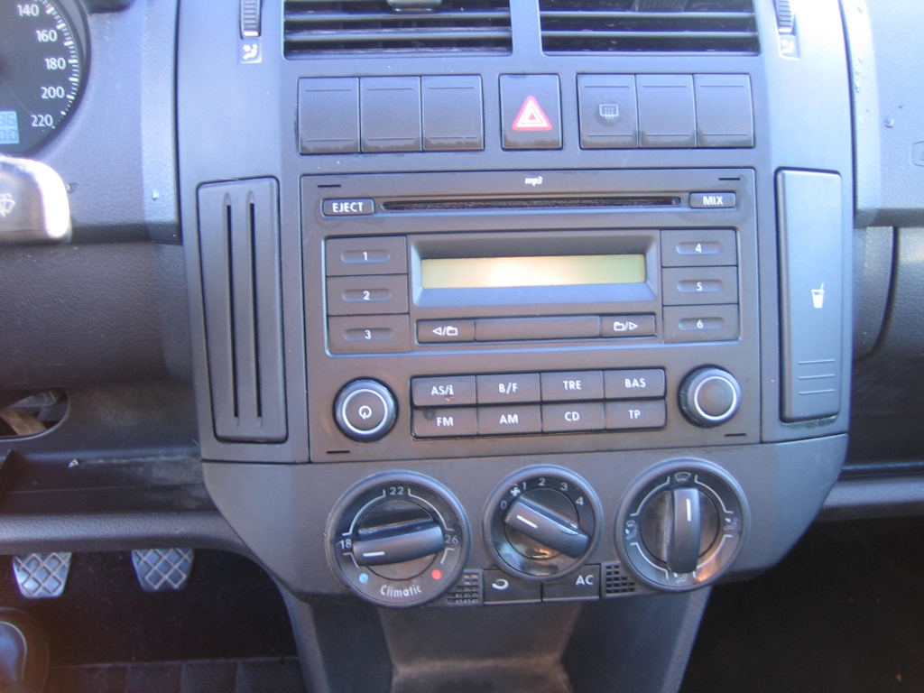 VISTA CD Y A/C VOLKSWAGEN POLO 1.4 TDI EDITION 70CV