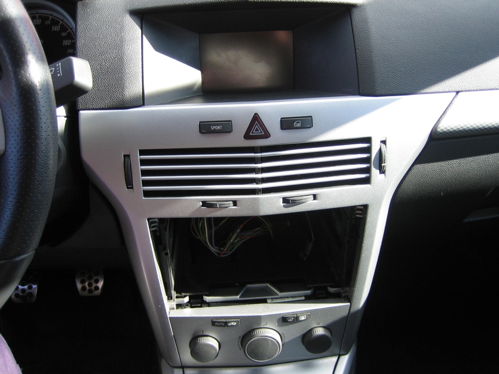 VISTA CLIMA OPEL ASTRA GTC 1.9 CDTI 120CV