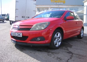 VISTA DELANTERA IZQUIERDA OPEL ASTRA GTC 1.9 CDTI 120CV VISTA DELANTERA IZQUIERDA OPEL ASTRA GTC 1.9 CDTI 120CV
