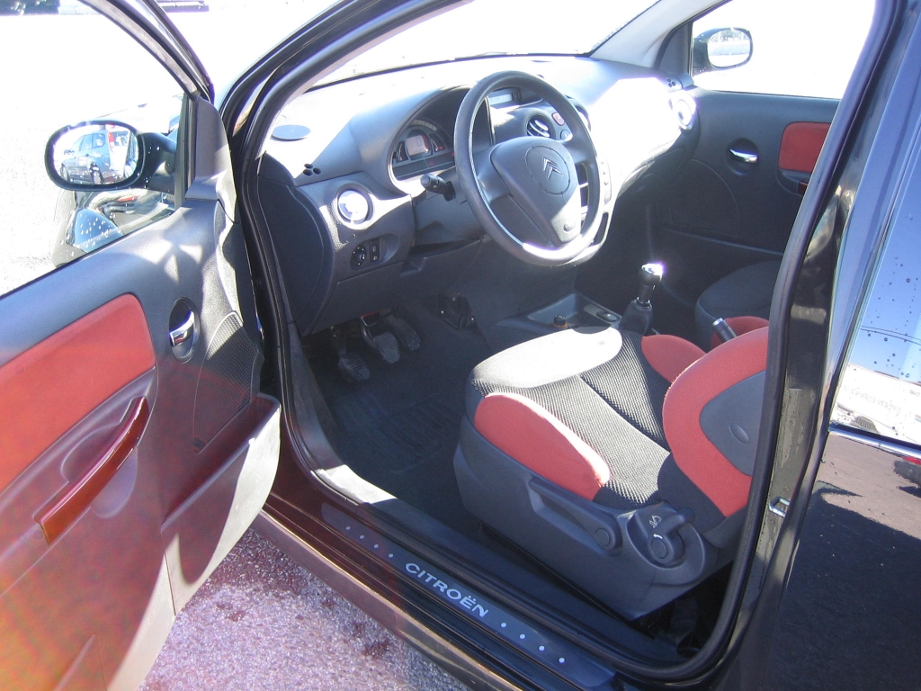 VISTA INTERIOR IZQUIERDO CITROEN C-2 VTR 1.4 HDI 68CV 