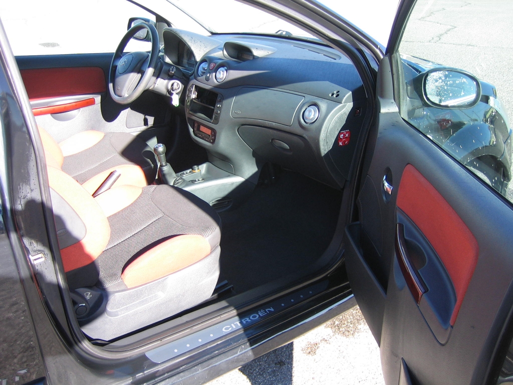 VISTA INTERIOR DERECHO CITROEN C-2 VTR 1.4 HDI 68CV 