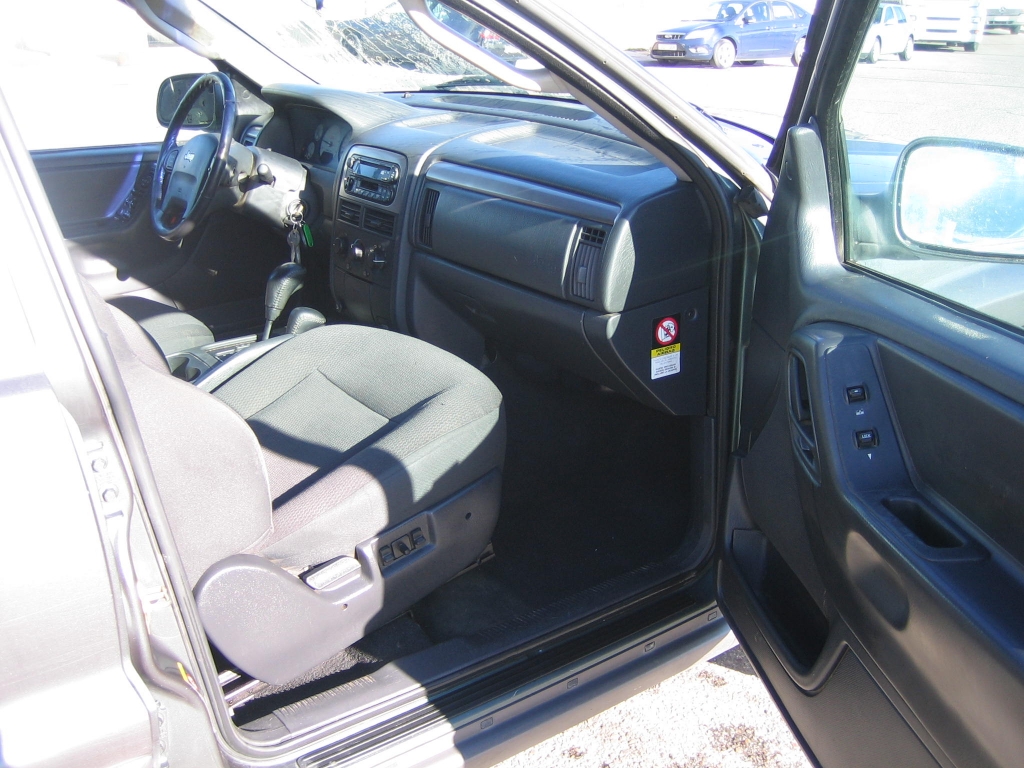 VISTA INTERIOR DERECHO JEEP CHEROKEE 2.7 CRDI 160CV AUTOMATICO 4X4