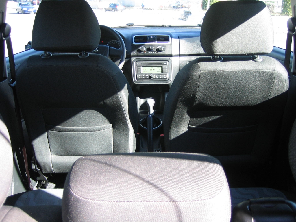 VISTA INTERIOR SKODA FABIA 1.2 SPIRIT GASOLINA 6