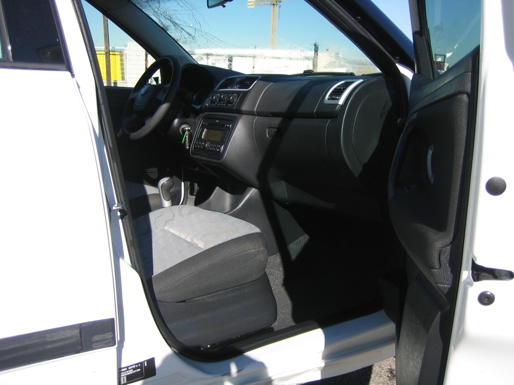 VISTA INTERIOR DERECHOSKODA FABIA 1.2 SPIRIT GASOLINA 6 