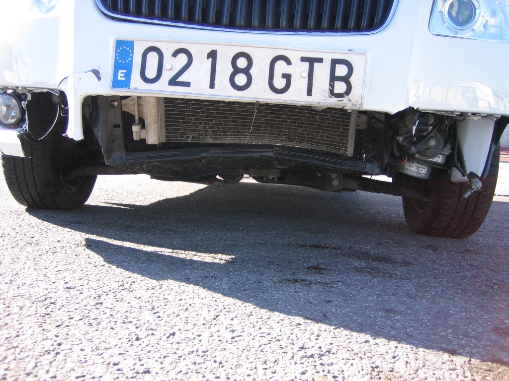 VISTA GOLPOE BAJOS SKODA FABIA 1.2 SPIRIT GASOLINA 6